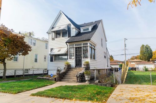 9218 Jeffery Ave, Chicago, IL 60617-3756