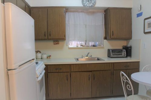 195 Swinton Ave, Bronx NY 10465-1920 exterior