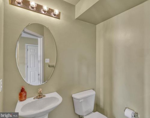 78 Menlena Cir, Hanover PA  17331-8662 exterior