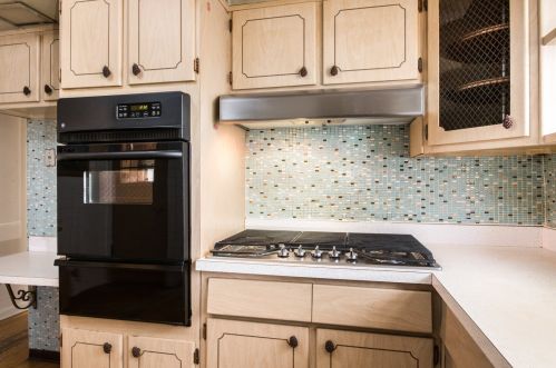 4815 Moody Ave, Chicago IL 60630-2909 exterior