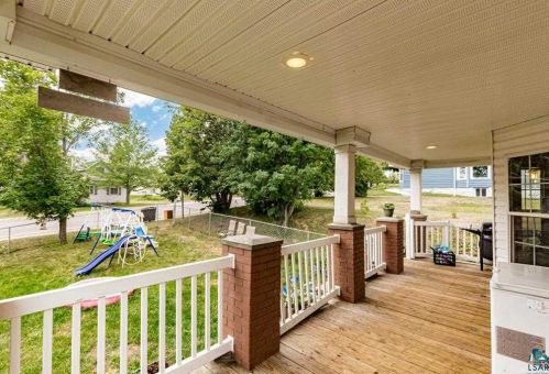 619 4 St, Duluth MN 55806-2409 exterior