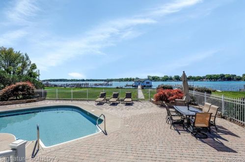 2703 Pointe Tremble Rd, Algonac MI 48001-4255 exterior