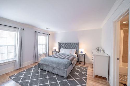 2810 Darby St, Atlanta GA  30319-3655 exterior