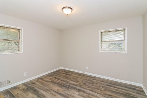 5240 Longmeadow Ln, Atlanta GA  30349-3124 exterior