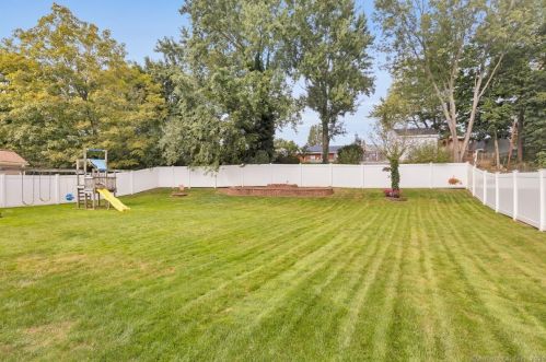 75 Boylston St, Meriden CT 06450-4737 exterior