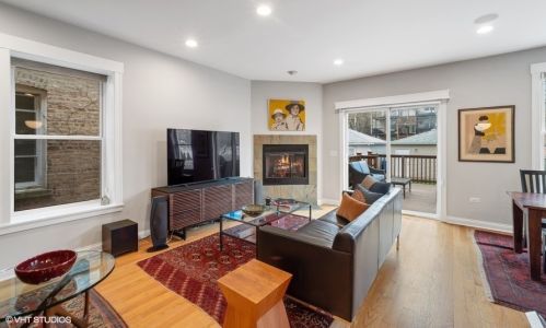 4425 Damen Ave, Chicago IL 60625-1701 exterior