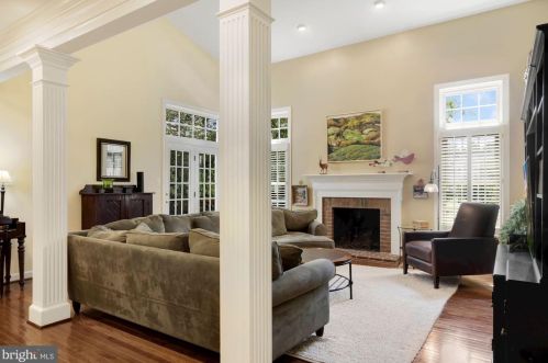 916 Brick Mnr Cir, Silver Spring MD 20905-3819 exterior