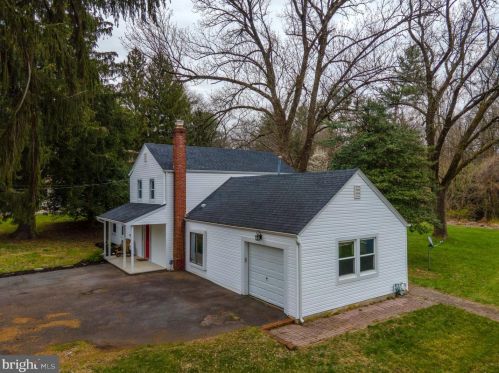 15 Delaware Ave, Trenton NJ 08628-2002 exterior