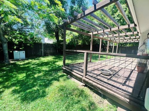 7910 Appomattox Dr, Austin TX 78745-6902 exterior