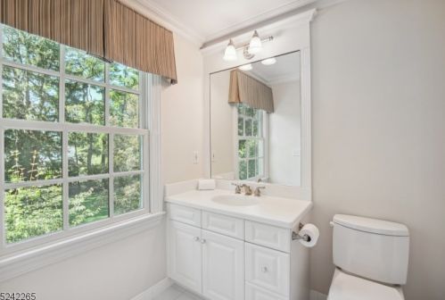 40 Linden Ln, Chatham Township NJ 07928-1654 exterior