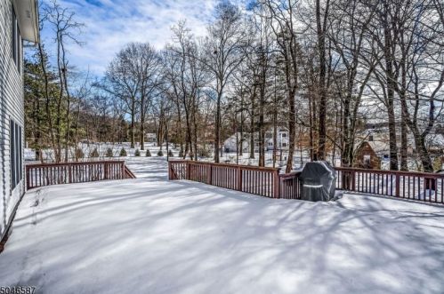 14 Muirfield Ln, Bridgewater NJ 08807-1268 exterior