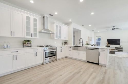 12408 Bristol Commons Cir, Tampa, FL 33626-2409