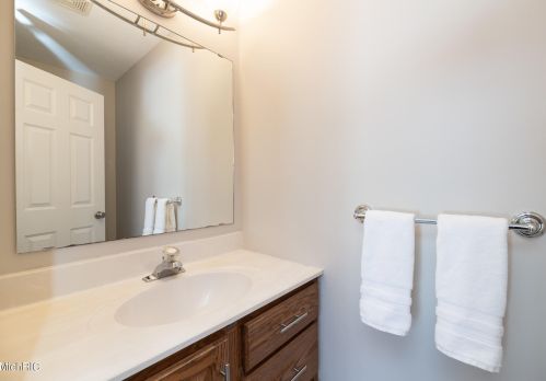 10400 Roger St, Kalamazoo MI 49002-7185 exterior