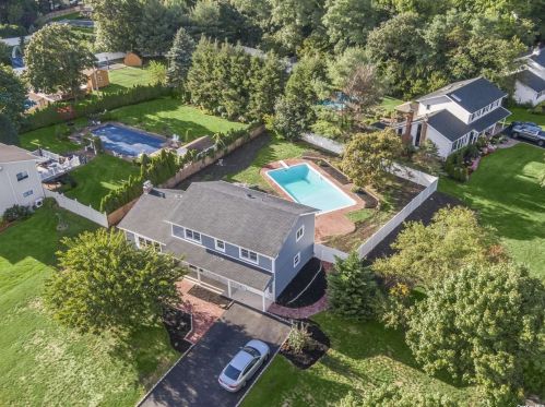 35 Bethal Ln, Commack NY  11725-1003 exterior