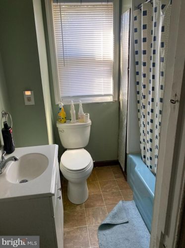 2261 37 St, Camden NJ 08110-2207 exterior