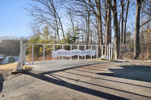 7383 Buccaneer Dr, Grand Rapids MI 49546-9104 exterior