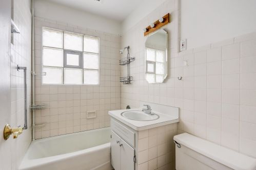 7139 Seneca Ave, Milwaukee WI 53217-3871 exterior