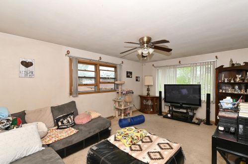 450 91st St, Milwaukee WI 53226-4524 exterior