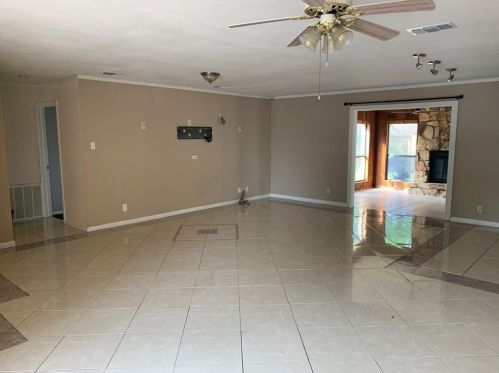 1221 Farnham Ct, Irving TX  75062-7593 exterior