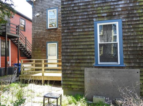 30 Prospect Hl St, Middletown RI 02840-3115 exterior