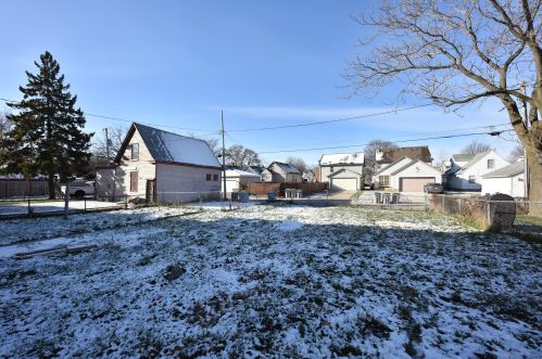 1939 18th St, Milwaukee WI  53205-1646 exterior