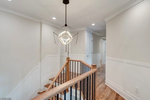 29 Hickory Pl, Livingston NJ  07039-3614 exterior