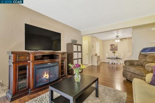 5015 Valley Crest Dr, Concord, CA 94521-3083