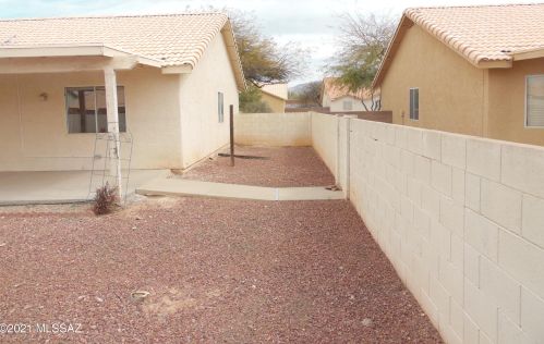 9692 Paseo Del Tornasol, Tucson AZ 85747-5033 exterior