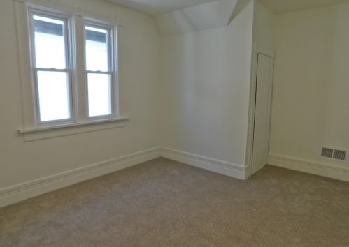 2575 Graham St, Milwaukee WI  53207-1609 exterior