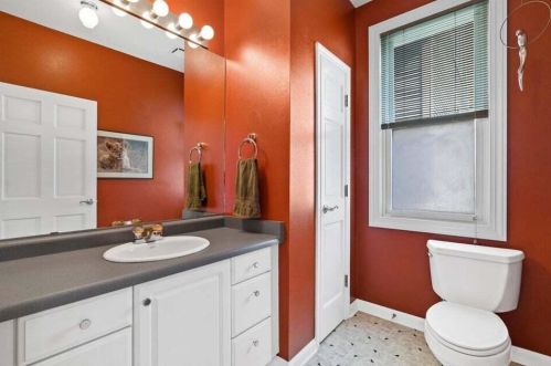 2044 Booth St, Milwaukee WI 53212-3406 exterior