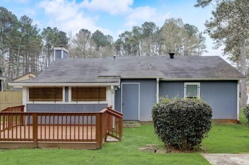 6310 Creekford Dr, Lithonia GA 30058-3948 exterior