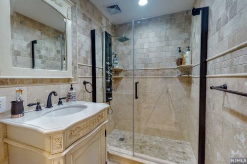 469 Saddle Riv Rd, Upper Saddle River NJ 07458-1774 exterior