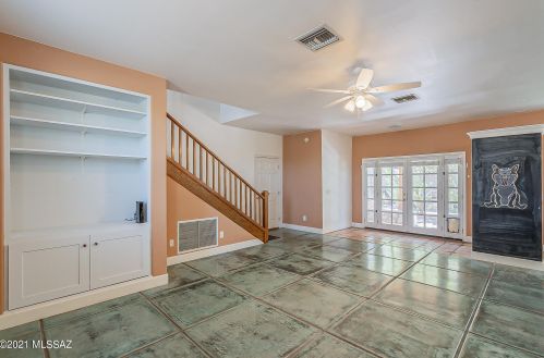 1070 Miles St, Tucson AZ 85719-6140 exterior