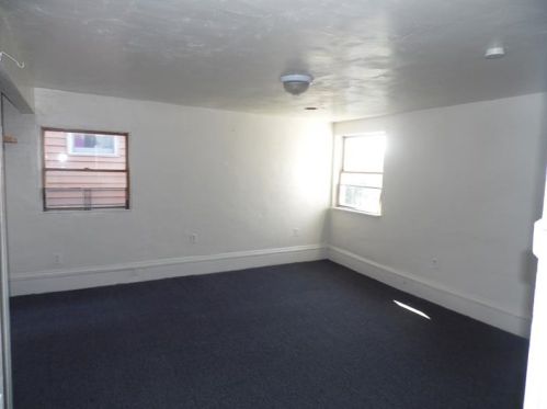 220 Emerson St, Pittsburgh PA 15206-3904 exterior