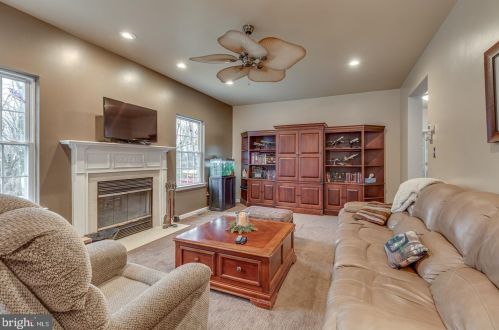 28 Tynemouth Dr, Lumberton Township NJ 08048-5801 exterior