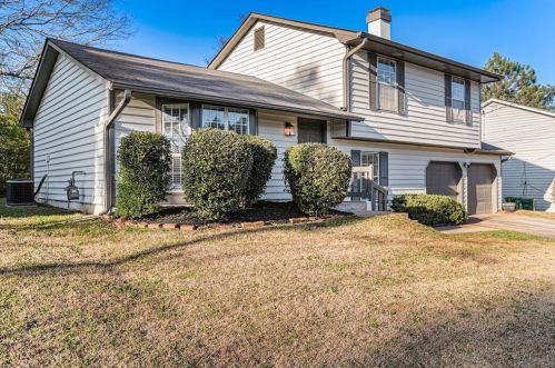 6174 Raleigh Oaks Ct, Lithonia GA  30058-3942 exterior