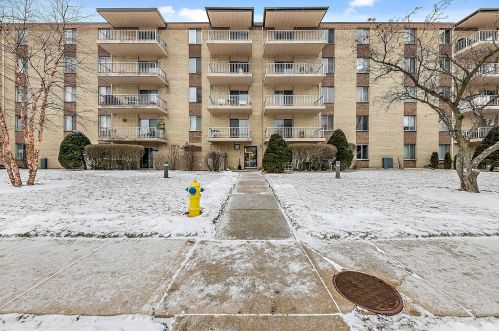 110 Butterfield Rd, Elmhurst IL 60126-5067 exterior