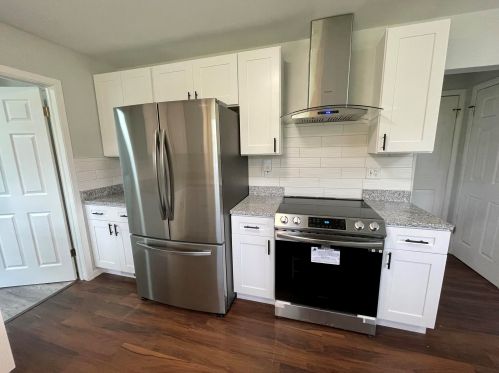 8959 Mohawk Rd, Milwaukee WI  53217-1741 exterior