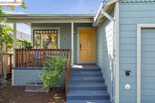 1221 Blake St, Berkeley CA 94702-2014 exterior