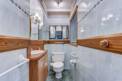 45 Greenfield Ln, Commack NY 11725-1414 exterior