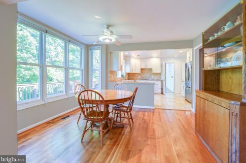 9400 Fox Hollow Dr, Rockville MD 20854-2083 exterior