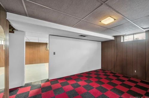 30 Sharren Ln, Enfield CT 06082-2030 exterior