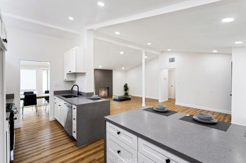 518 Orangethorpe Ave, Fullerton CA  92832-2803 exterior