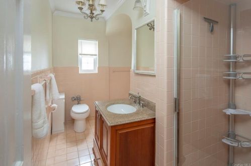 54 Carwall Ave, Mount Vernon NY 10552-1212 exterior