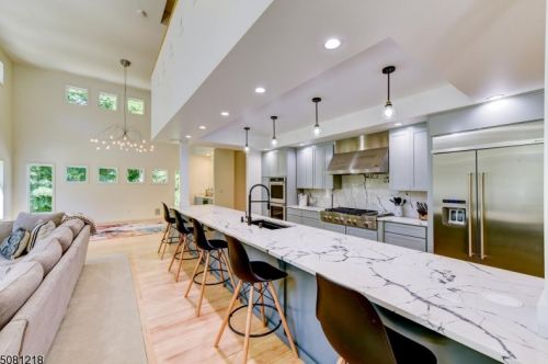 102 Stonehedge Ln, Sparta NJ  07871-2859 exterior