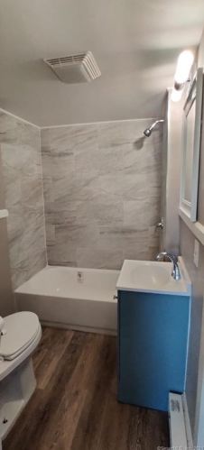 82 Colton St, Windsor CT  06095-3429 exterior