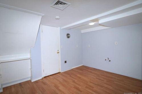 43 Grandview Ave, Norwalk CT 06850-3123 exterior