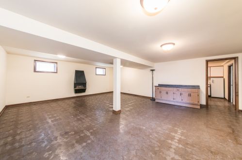 4558 Maria Ct, Chicago IL 60656-4255 exterior