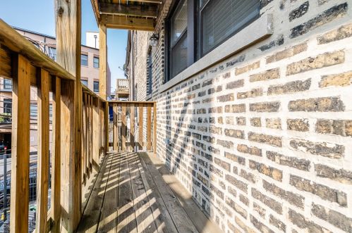 1153 Grace St, Chicago IL  60613-2849 exterior