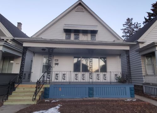 2568 29 St, Milwaukee WI 53215-2906 exterior